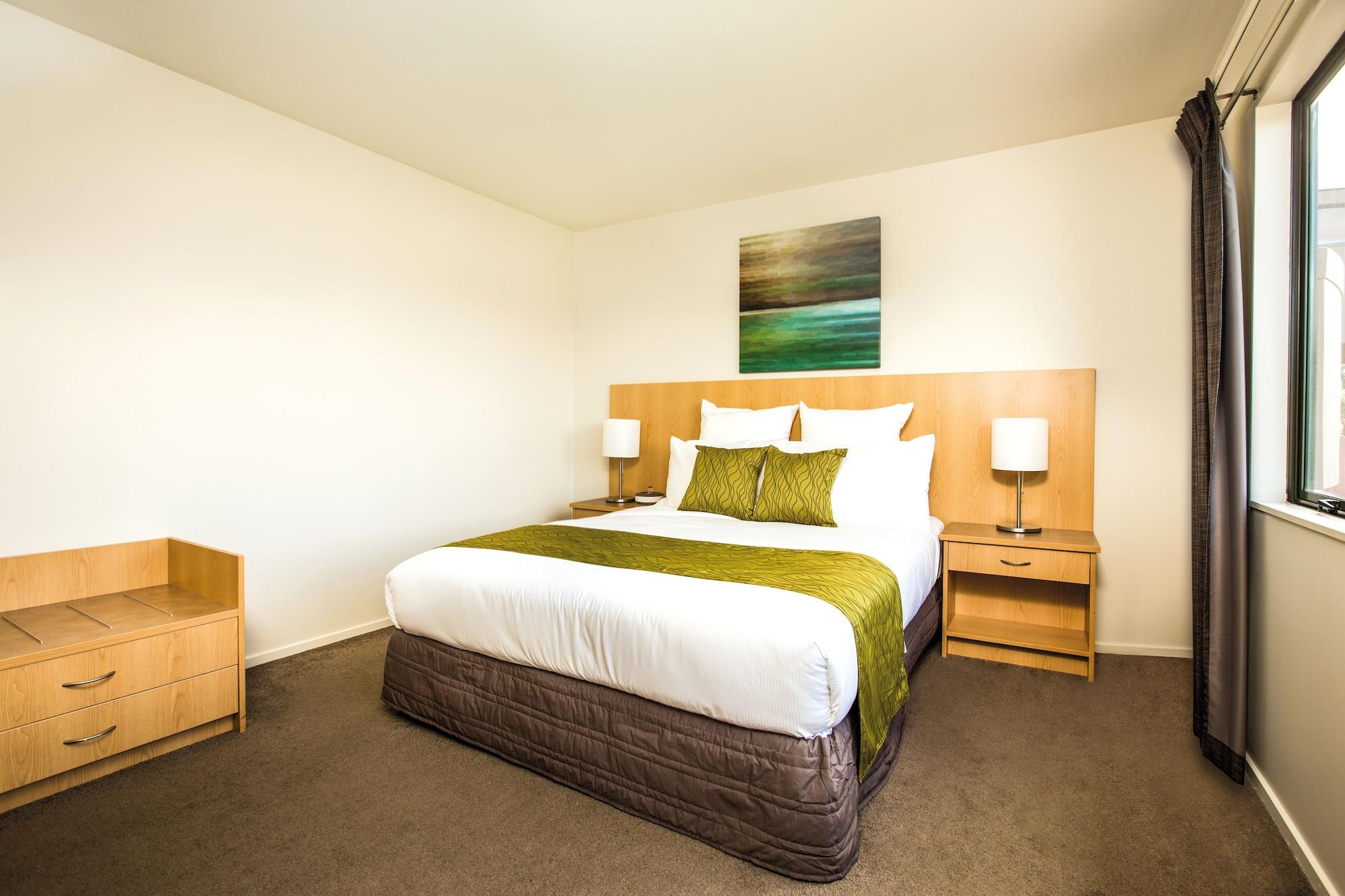 Edit Greenlane Hotel